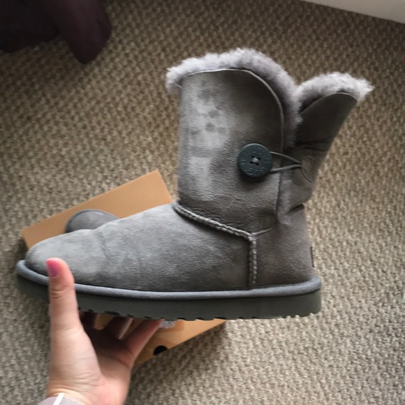 UGG Bailey Button - Picture 4 of 6